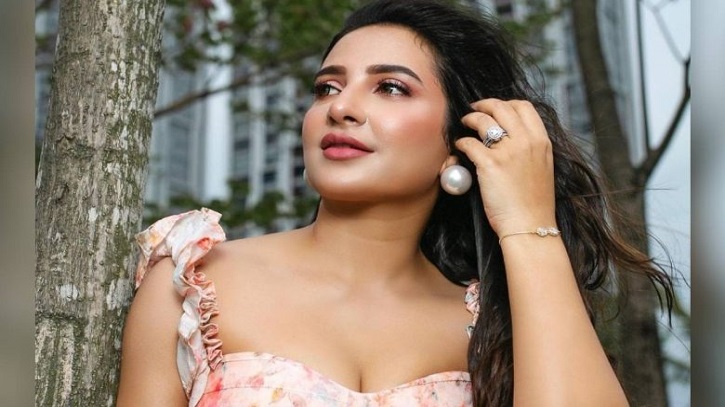 মিথ্যে কথা আমি বলি, তবে সেটা ভাল মিথ্যে কথা: শুভশ্রী মিথ্যে কথা আমি বলি, তবে সেটা ভাল মিথ্যে কথা: শুভশ্রী
