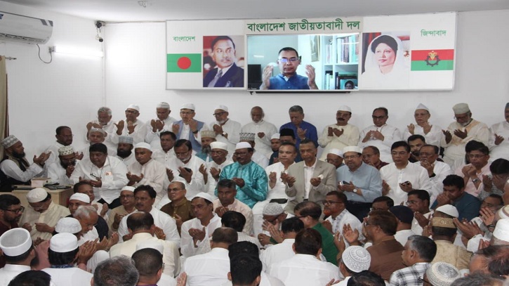 বেগম খালেদা জিয়ার জন্মবার্ষিকীর দোয়া মাহফিলে তারেক রহমান