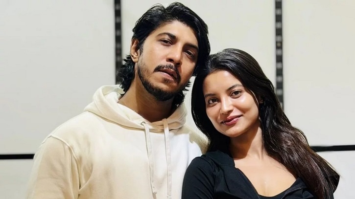 তুষির সঙ্গে ছবি দিয়ে তৌসিফের রহস্যময়তা