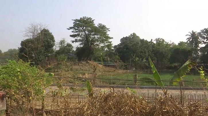 গুলি-মর্টার শেলে আবারও কেঁপে উঠলো টেকনাফ সীমান্ত গুলি-মর্টার শেলে আবারও কেঁপে উঠলো টেকনাফ সীমান্ত