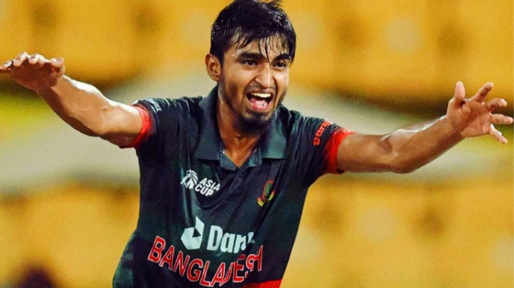 তানজিম সাকিবের পাশে এবার মেহেদী মিরাজ তানজিম সাকিবের পাশে এবার মেহেদী মিরাজ