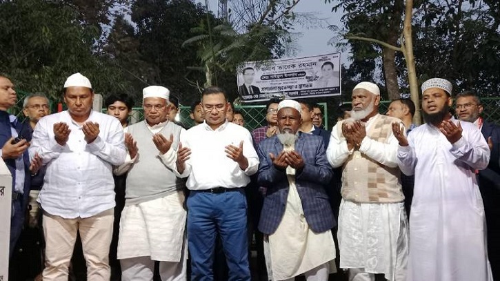 শহীদ আবু সাঈদের কবর জিয়ারত করলেন তারেক রহমান