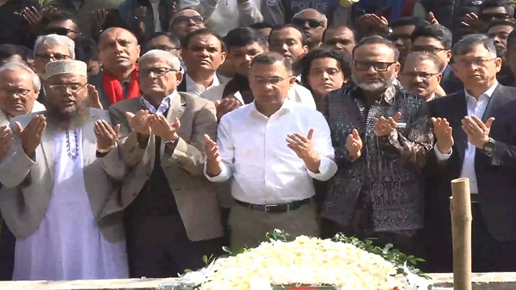 ওসমান হাদির কবর জিয়ারত করলেন তারেক রহমান