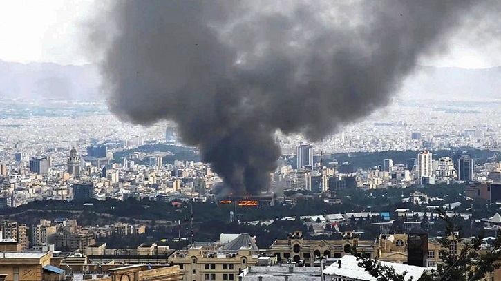 মধ্যপ্রাচ্যে যুক্তরাষ্ট্রের বৃহত্তম ঘাঁটিতে ক্ষেপণাস্ত্র হামলা ইর