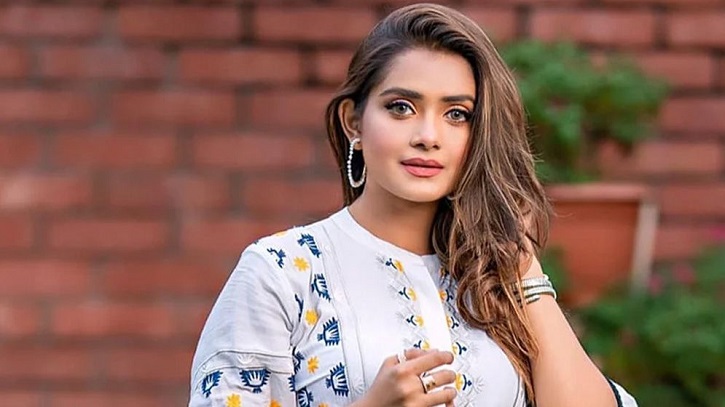 মারধরের অভিযোগ নিয়ে মুখ খুললেন তানজিন তিশা