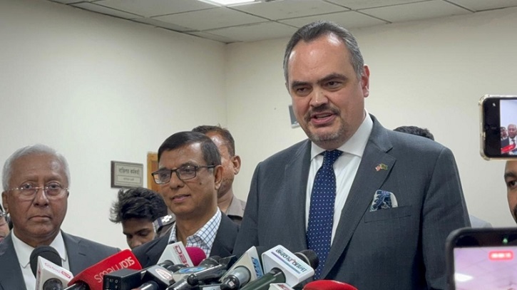 বাংলাদেশের নির্বাচনে কোনো পক্ষ নেবে না যুক্তরাষ্ট্র: মার্কিন রাষ্ট্রদূত