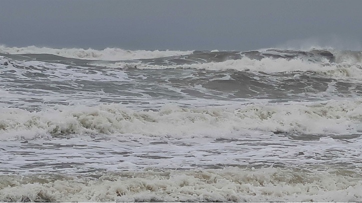 বঙ্গোপসাগরে সুস্পষ্ট লঘুচাপ, বন্দরে ৩ নম্বর সতর্কতা