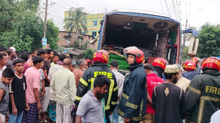 বগুড়ায় বাসচাপায় নিহত বেড়ে ৭, আহত ১৫