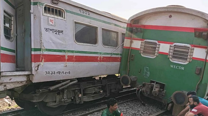 রাজশাহীতে ধুমকেতু ও বাংলাবান্ধা ট্রেনের সংঘর্ষ, হতাহতের বিষয় যা জানা গেল রাজশাহীতে ধুমকেতু ও বাংলাবান্ধা ট্রেনের সংঘর্ষ, হতাহতের বিষয় যা জানা গেল