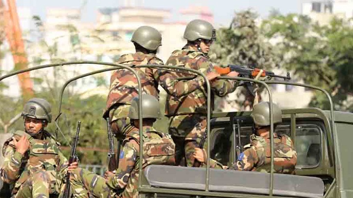 আইনশৃঙ্খলা বাহিনীর নিরাপত্তা বলয়ে দেশ