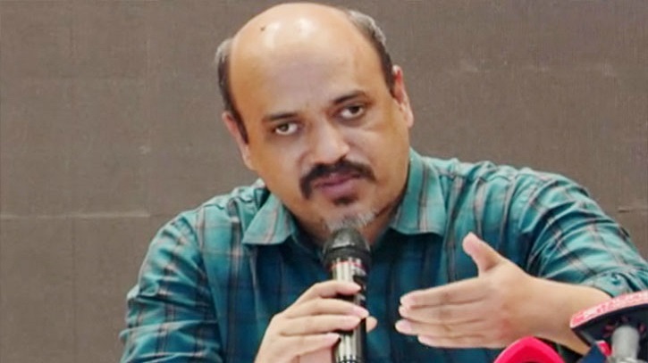 ভুল সংবাদ পরিবেশন করলে সরকার ব্যবস্থা নেবে: আজাদ মজুমদার ভুল সংবাদ পরিবেশন করলে সরকার ব্যবস্থা নেবে: আজাদ মজুমদার