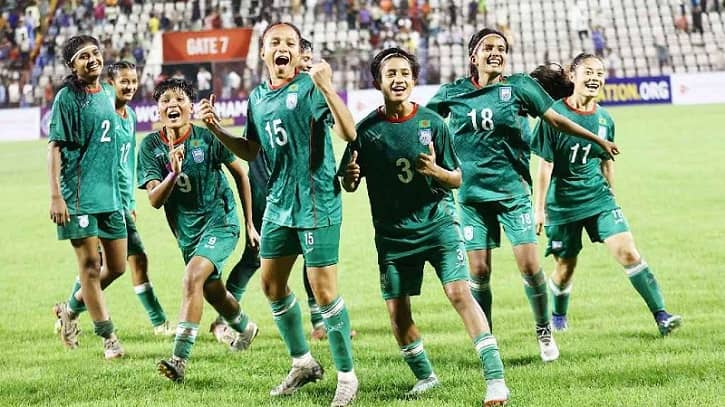 নেপালকে ৪-০ গোলে হারিয়ে সাফ চ্যাম্পিয়ন বাংলাদেশ নেপালকে ৪-০ গোলে হারিয়ে সাফ চ্যাম্পিয়ন বাংলাদেশ