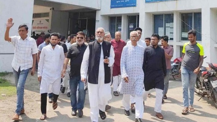 প্রতীক পেয়েই প্রচারে খুলনা-বরিশাল সিটির মেয়র প্রার্থীরা প্রতীক পেয়েই প্রচারে খুলনা-বরিশাল সিটির মেয়র প্রার্থীরা