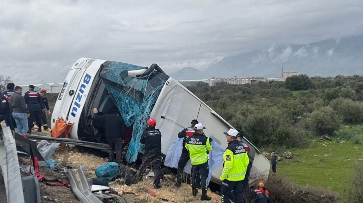 তুরস্কে পৃথক সড়ক দুর্ঘটনায় নিহত ১৬