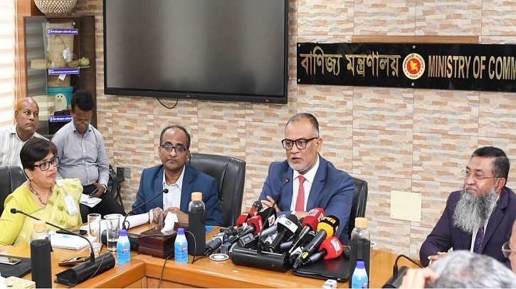 যুক্তরাষ্ট্রের শুল্ক বিষয়ে আলোচনার অগ্রগতিতে ব্যবসায়ী মহলের সন্তুষ্টি যুক্তরাষ্ট্রের শুল্ক বিষয়ে আলোচনার অগ্রগতিতে ব্যবসায়ী মহলের সন্তুষ্টি