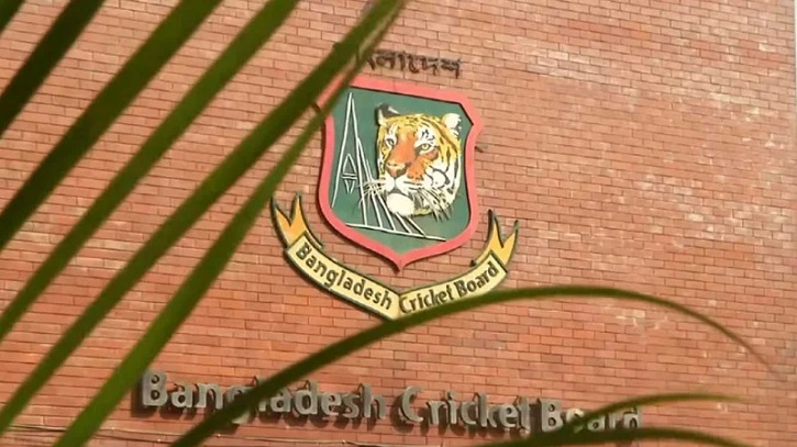 তামিমকে নিয়ে বিতর্কিত মন্তব্য, সেই পরিচালকের বিরুদ্ধে ব্যবস্থা নেবে বিসিবি