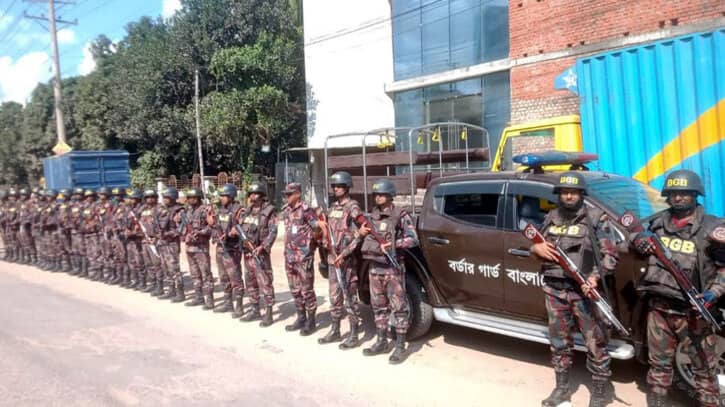সারা দেশে ২৩৩ প্লাটুন বিজিবি মোতায়েন সারা দেশে ২৩৩ প্লাটুন বিজিবি মোতায়েন