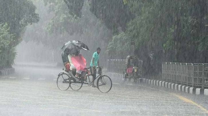 ভারি বর্ষণ ও ঝড়ের আভাস দিল আবহাওয়া অফিস