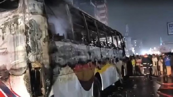 রাজধানীর যাত্রীবাহী বাসে আগুন