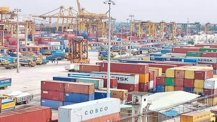 শ্রমিক-কর্মচারীদের ধর্মঘটে কঠোর অবস্থানে প্রশাসন, উত্তপ্ত চট্টগ্রাম