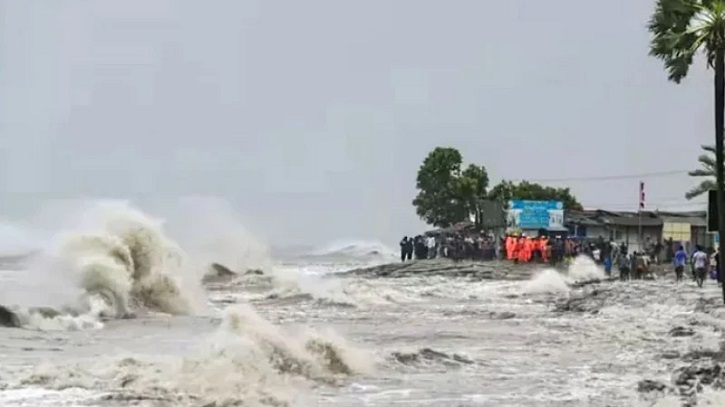 তীব্র ঘূর্ণিঝড়ে পরিণত বঙ্গোপসাগরে সৃষ্ট ‘অর্ণব’, ভারতে ভারি বৃষ্টিপাত