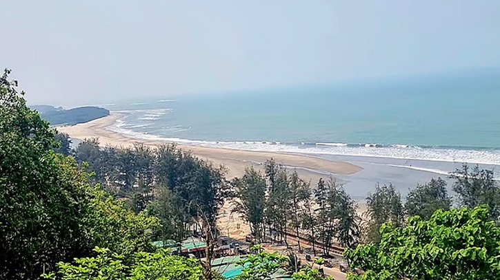 হিমছড়ি সৈকতে গোসল করতে নেমে ৩ পর্যটকের মৃত্যু
