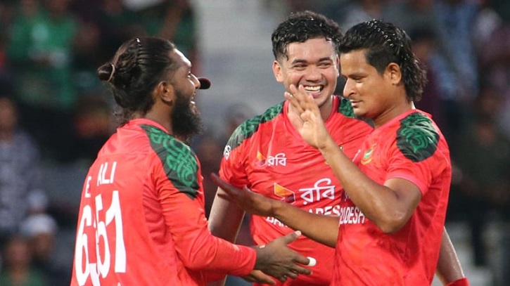 বিশাল জয়ে সিরিজ নিশ্চিত করল বাংলাদেশ বিশাল জয়ে সিরিজ নিশ্চিত করল বাংলাদেশ