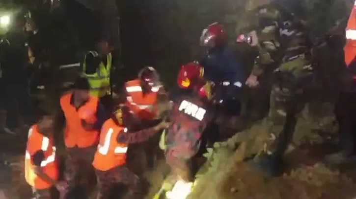 বাঁচানো গেল না গভীর গর্তে পড়া ৪ বছর বয়সী শিশুটিকে