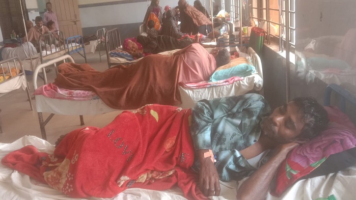 কার্ড ভাগাভাগি নিয়ে দুপক্ষের সংঘর্ষ, আহত ৫০