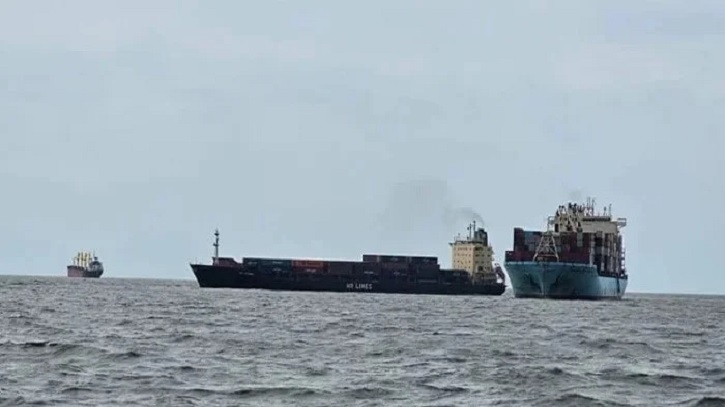 চট্টগ্রাম বন্দরের চ্যানেলে কনটেইনারবাহী জাহাজের দুর্ঘটনা