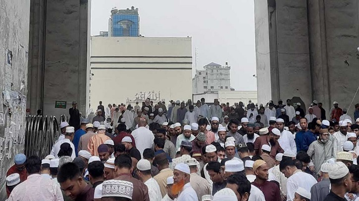 বায়তুল মোকাররমে ঈদুল ফিতরের ৫টি জামাত অনুষ্ঠিত