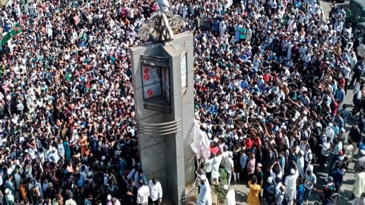 সাম্প্রদায়ক উগ্রবাদ ছড়ানোর অভিযোগে ইসকন নিষিদ্ধের দাবিতে উত্তাল চট্টগ্রাম সাম্প্রদায়ক উগ্রবাদ ছড়ানোর অভিযোগে ইসকন নিষিদ্ধের দাবিতে উত্তাল চট্টগ্রাম