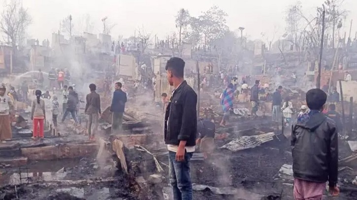 মধ্যরাতে রোহিঙ্গা ক্যাম্পে আগুন, পুড়েছে পাঁচ শতাধিক ঘর