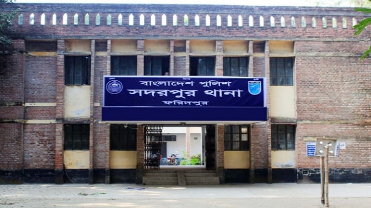 সেতু নির্মাণকাজের সময় মাটি ধসে ৩ শ্রমিকের মৃত্যু সেতু নির্মাণকাজের সময় মাটি ধসে ৩ শ্রমিকের মৃত্যু