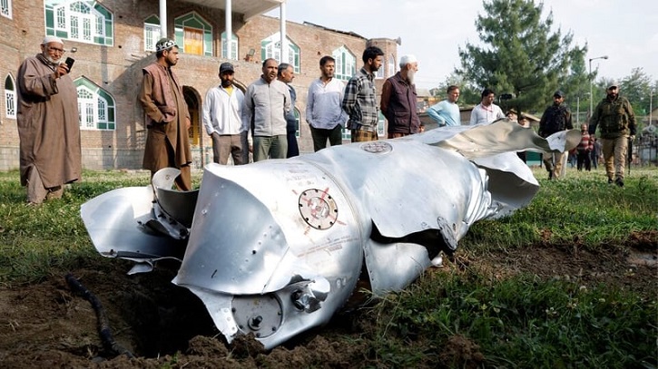 ভারতের ৫ যুদ্ধবিমান ভূপাতিত, জানালেন পাকিস্তানের প্রতিরক্ষামন্ত্রী ভারতের ৫ যুদ্ধবিমান ভূপাতিত, জানালেন পাকিস্তানের প্রতিরক্ষামন্ত্রী