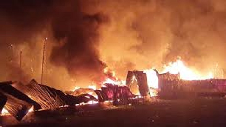 গাজীপুরে ঝুটের গুদামে আগুন, নিয়ন্ত্রণে ৫ ইউনিট