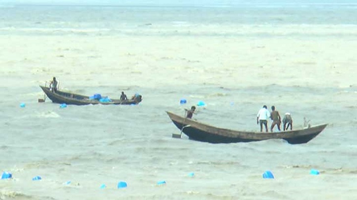দস্যুদের হামলায় ২ জেলে গুলিবিদ্ধ, ৫ জেলেকে অপহরণ দস্যুদের হামলায় ২ জেলে গুলিবিদ্ধ, ৫ জেলেকে অপহরণ