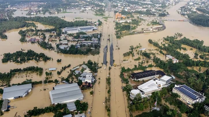 শ্রীলঙ্কার রাজধানীতে বন্যা ও ঘূর্ণিঝড়ে মৃতের সংখ্যা ২০০ ছাড়াল