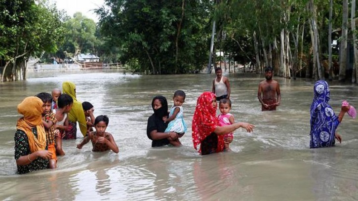 বন্যায় মৃত্যু বেড়ে ৭১, ক্ষতিগ্রস্ত ৫০ লাখেরও বেশি মানুষ বন্যায় মৃত্যু বেড়ে ৭১, ক্ষতিগ্রস্ত ৫০ লাখেরও বেশি মানুষ