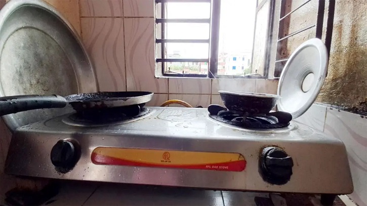 চাঁদপুরে ২০ হাজার আবাসিক গ্রাহকের গ্যাস সরবরাহ হঠাৎ বন্ধ, দুর্ভোগ চাঁদপুরে ২০ হাজার আবাসিক গ্রাহকের গ্যাস সরবরাহ হঠাৎ বন্ধ, দুর্ভোগ