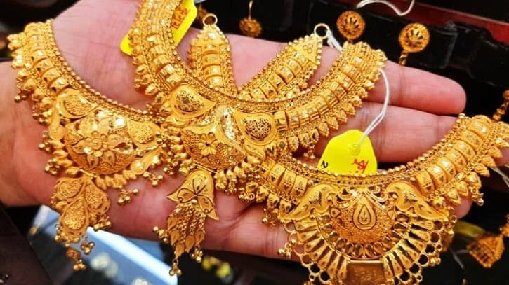 ফের বাড়ল স্বর্ণের দাম, নতুন দাম রোববার থেকে কার্যকর ফের বাড়ল স্বর্ণের দাম, নতুন দাম রোববার থেকে কার্যকর