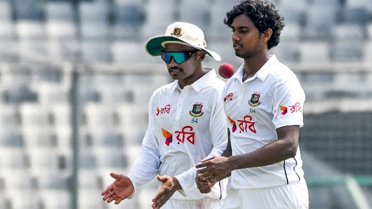 ১০১ রানে পিছিয়ে বাংলাদেশ, চোখ রাঙাচ্ছে প্রোটিয়ারা ১০১ রানে পিছিয়ে বাংলাদেশ, চোখ রাঙাচ্ছে প্রোটিয়ারা