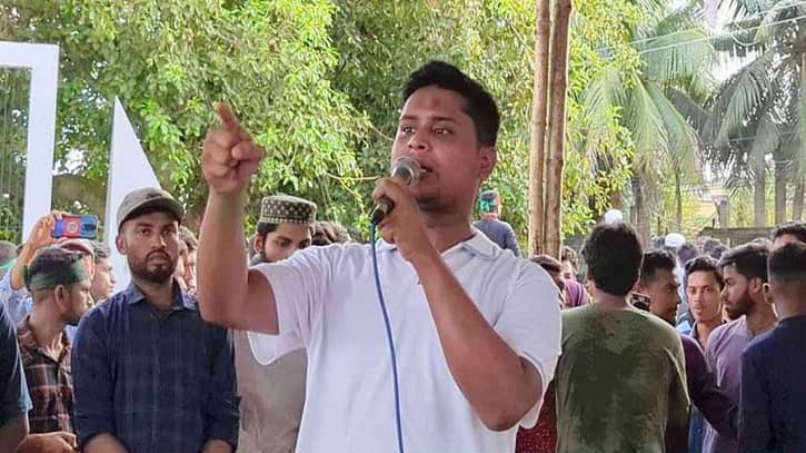 বুয়েট শিক্ষার্থীদের ওপর পুলিশি হামলার তীব্র নিন্দা জানাই : হাসনাত বুয়েট শিক্ষার্থীদের ওপর পুলিশি হামলার তীব্র নিন্দা জানাই : হাসনাত