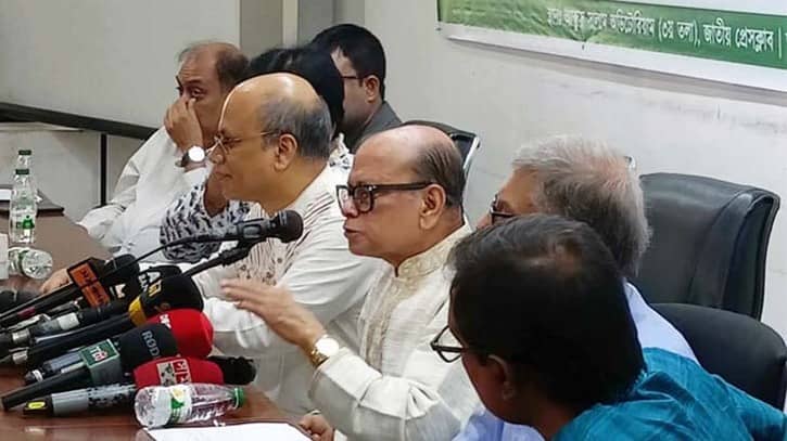 ‘আমি মোটামুটি মধ্যবিত্ত, বাজার-ওষুধ কিনতে পারি না কেন?’ ‘আমি মোটামুটি মধ্যবিত্ত, বাজার-ওষুধ কিনতে পারি না কেন?’