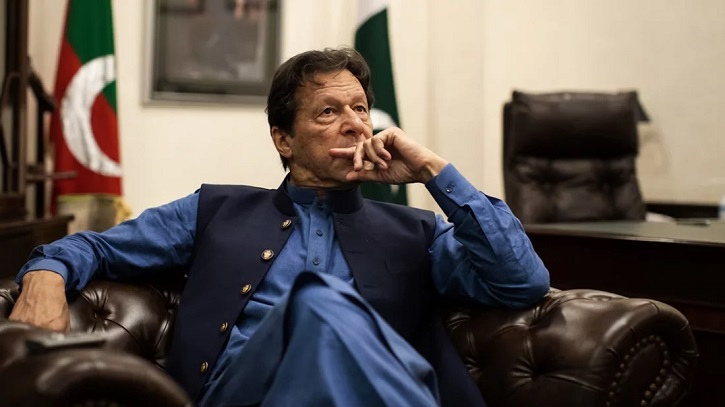 ইমরান খানকে নিয়ে ‘কিছু গোপন করা হচ্ছে’ ইমরান খানকে নিয়ে ‘কিছু গোপন করা হচ্ছে’