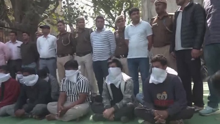 নয়াদিল্লিতে ২৪ বাংলাদেশি গ্রেপ্তার নয়াদিল্লিতে ২৪ বাংলাদেশি গ্রেপ্তার