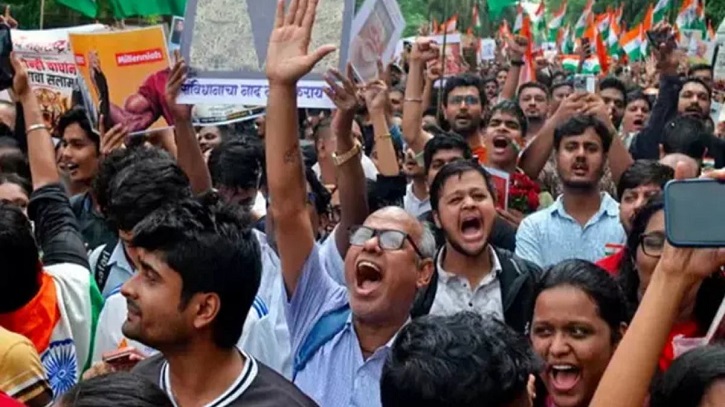 প্রধান নির্বাচন কমিশনারের পদত্যাগের দাবিতে বিক্ষোভ, দিল্লিতে আটক ৭ শতাধিক