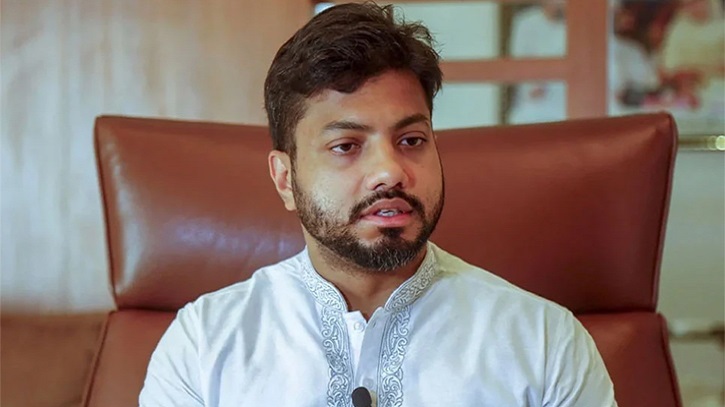 দুই উপদেষ্টার পদত্যাগের খবর না আসা পর্যন্ত লড়াই চলবে: ইশরাক দুই উপদেষ্টার পদত্যাগের খবর না আসা পর্যন্ত লড়াই চলবে: ইশরাক
