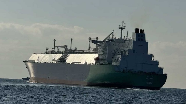 হরমুজ প্রণালি পেরিয়ে চট্টগ্রাম বন্দরে ১৫ জাহাজ