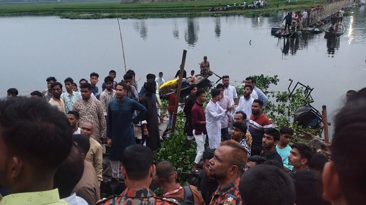 ব্রহ্মপুত্র নদে ভাসমান সেতু উল্টে, ৫ শিশুর লাশ উদ্ধার, নিখোঁজ ৫
